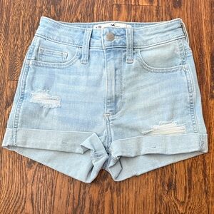 Hollister Light Wash Curvy High Rise Rolled Cuff 3” Denim Soft Stretch Shorts
